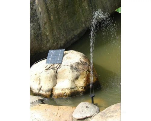 Napelemes kerti tó szökőkút