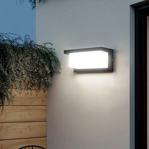 Kültéri napelemes fali lámpa, 13,5 cm x 8 cm, 150 lumen 60 LED 18W, IP65, 3 fényerősségi szint, fényérzékelő, hideg fehér
