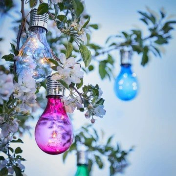 Napelemes LED izzó (Választható színekben) 